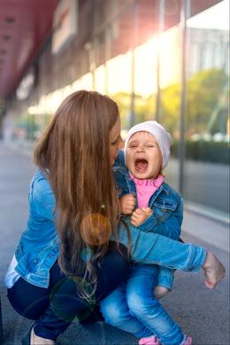 Mon enfant hurle en public