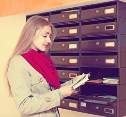 Lisez-vous votre courrier?