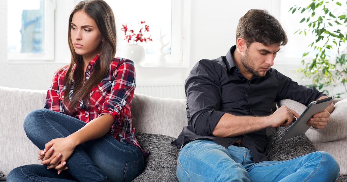 Votre couple est peut-être en danger : 6 utilisations à risque des réseaux sociaux
