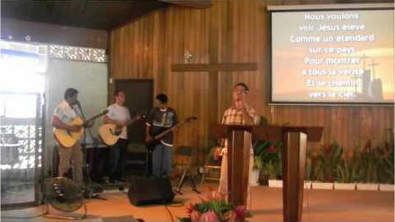 Eglise de la Bonne Nouvelle à Tahiti - Nous voulons voir Jésus élevé