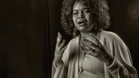 La femme peut-elle parler ou enseigner à l'église ?