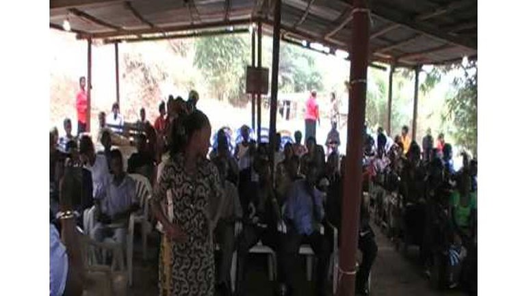 Chant à l'église l'Arche de l'Alliance, Kinshasa