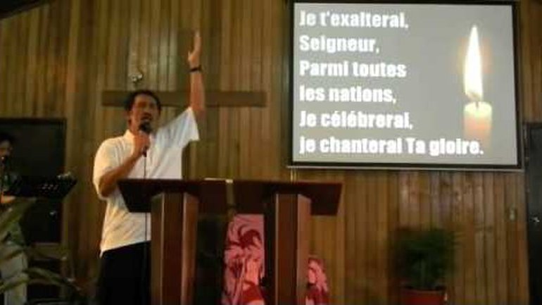 Eglise de la Bonne Nouvelle à Tahiti - Seigneur élève toi