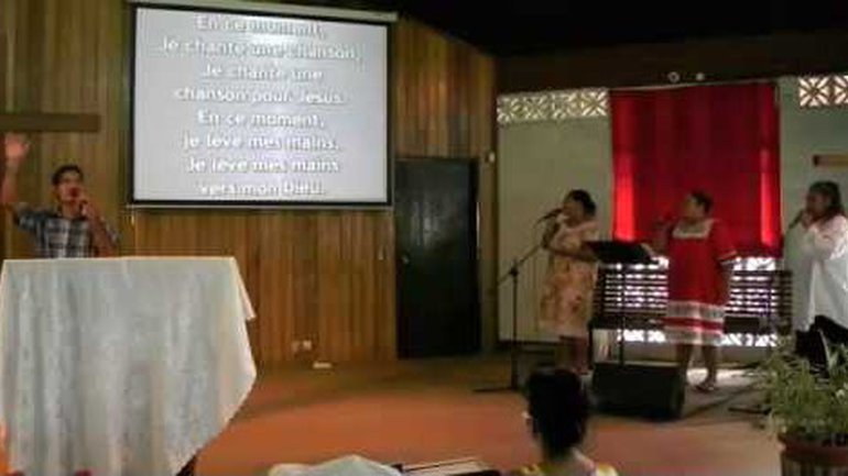 Eglise de la Bonne Nouvelle à Tahiti - Chantez Je t'aime Mon Dieu