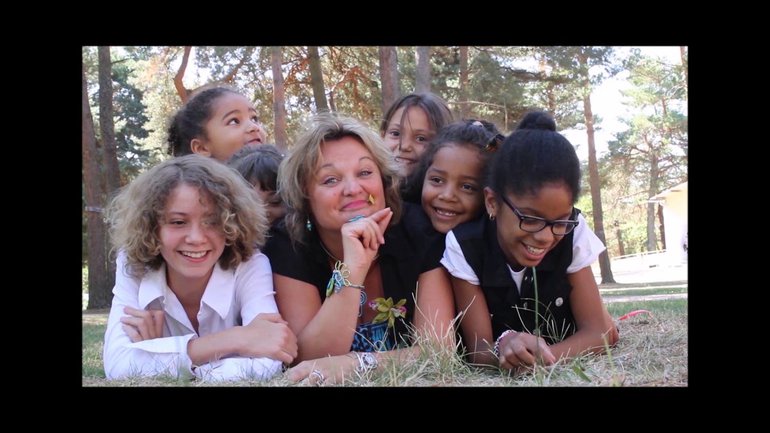 Marie GAUTIER chante LE SOURIRE D'AMOUR tiré de la Comédie Musicale pour enfants LA NOUNOU.