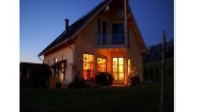 La petite maison ... dans le camping !