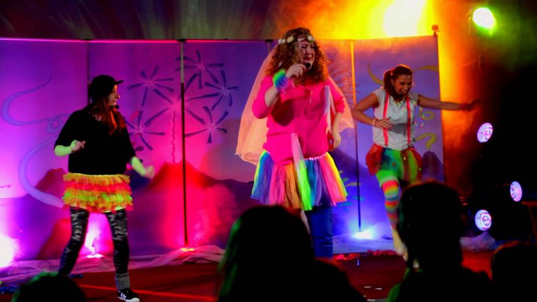 Annenciel & sa Troupe Bruyante