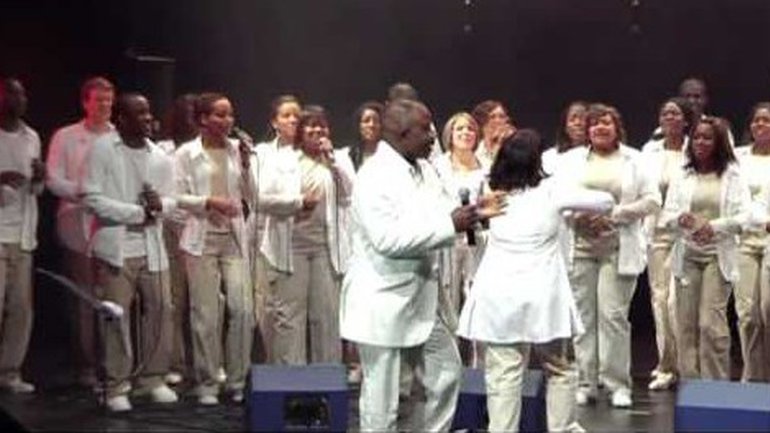 Marcel Boungou et Gospel Praise Family chantent pour Haïti !