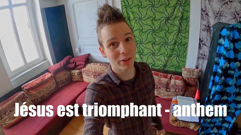 Un jour j'espère dans un stade, pour l'instant je fais ça dans ma chambre !