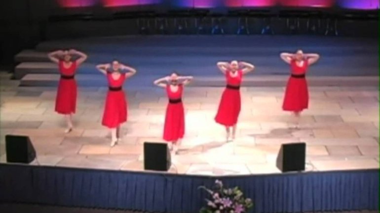 Chris Tomlin ft Paradosi Ballet Company - How Great is our God