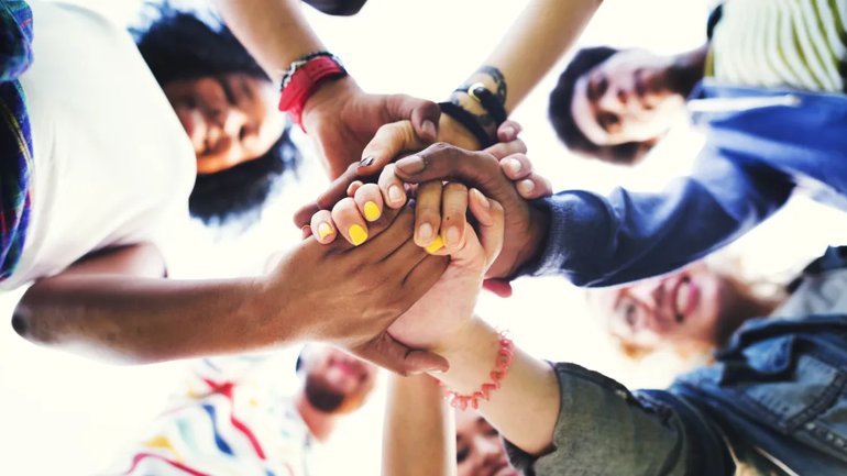 La persévérance des jeunes chrétiens face à la pression de la conformité séculière.
