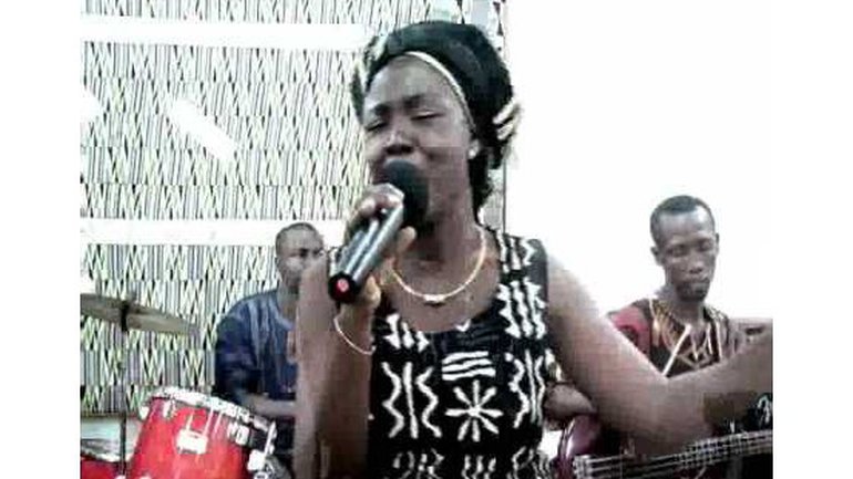 Elvyre Bright - Worship Medley