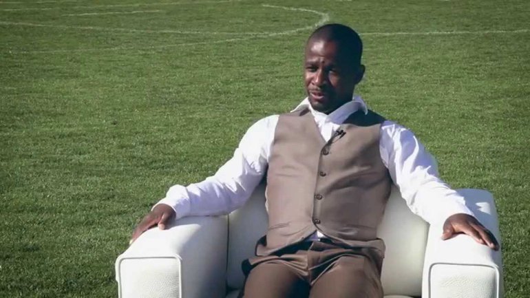 Oscar Ewolo - Chaos puis star du foot